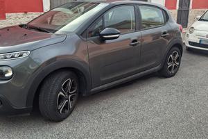auto quasi nuova unica propietaria 
