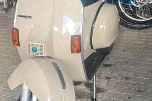 Vespa P 200 E