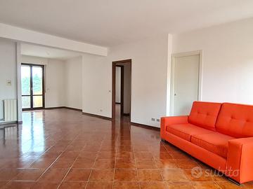 Appartamento con garage, zona Prato