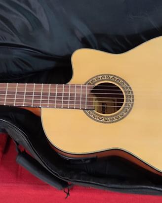 Chitarra classica preamplificata