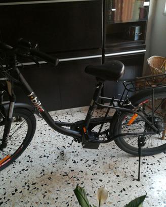 BICICLETTA A PEDALATA ASSISTITA