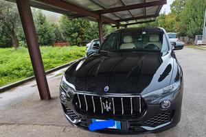 Maserati Levante 250 cv 