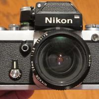Nikon f2 con Nikkor 28mm f 1:3.5