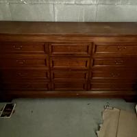 Cassettone in castagno anni 80