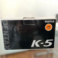 Pentax K-5 con accessori