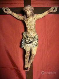 CROCIFISSO LIGNEO  CON CRISTO  IN CARTAPESTA 1600