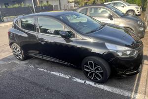 Renault Clio 1.2 16V Duel 75CV