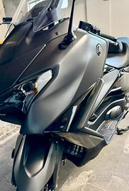 T-Max 560 Tech