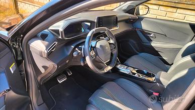 Peugeot 208 GT cambio automatico