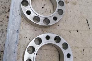 Distanzioali quad 30 mm nuovi