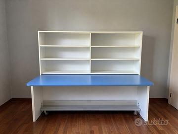 Scrivania con libreria integrata design moderno