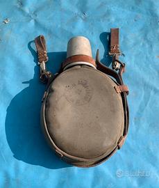 Borraccia militare vecchia