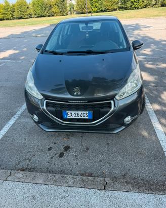 Peugeut 208