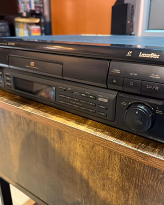 Lettore Laserdisc Pioneer cld 700