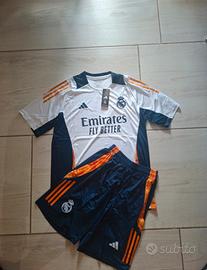 Completo Calcio Real Madrid Taglia XL