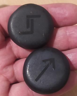 Shungite naturale pura levigata a ciottoli 