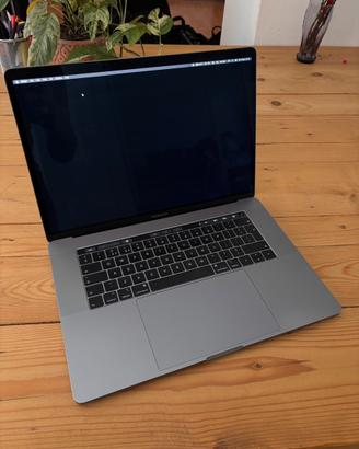 Macbook Pro 15” 16gb 500gb Touchbar (2018)
