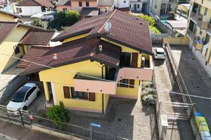 Villa di 161 m² con 4 locali e box auto a Vercelli
