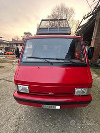 231 ribaltabile Nissan del 1998 in saldo