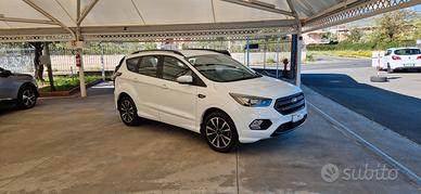 Ford Kuga 1.5 TDCi 120cv 2WD ST-Line X
