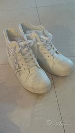 Sneakers bianche con pizzo