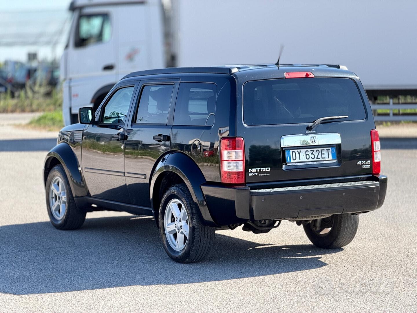 Dodge Nitro 2010 photo 4
