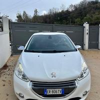 PEUGEOT 208 Gt-Line