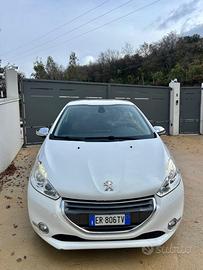PEUGEOT 208 Gt-Line