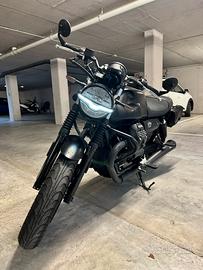 Moto Guzzi V7 850