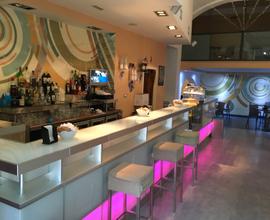 Bar con cucina e sala slot adiacente