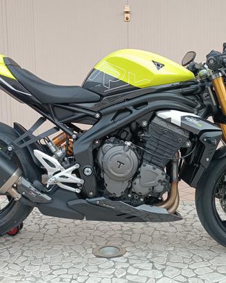 TRIUMPH Speed Triple 1200 RX.