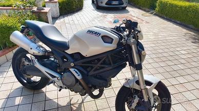Ducati Monster 696 - 2008