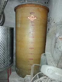 Contenitore serbatoio in vetroresina per vino