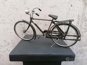 Modellino bicicletta vintage in metallo