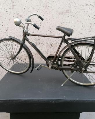Modellino bicicletta vintage in metallo