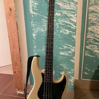 Basso elettrico e amplificatore