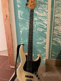 Basso elettrico e amplificatore