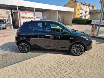 Lancia Ypsilon 1.0 FireFly 5 porte S&S Hybrid Gold
