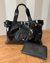 Borsa ARMANI JEANS nera lucida portafoglio omaggio Abbigliamento