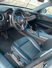 Stelvio Q4 2.2 210cv