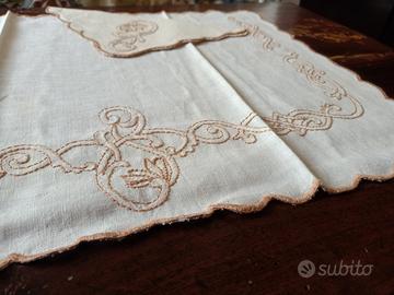 Set tovagliette puro lino ricamate uncinetto