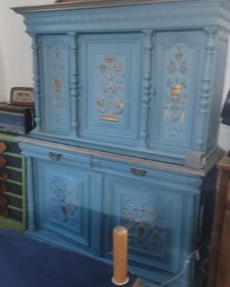 Credenza vintage,usato in chiesa per riporre ogget