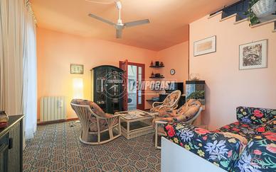 VILLETTA A SCHIERA CON GARAGE E GIARIDNO