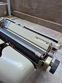 Macchina da scrivere Olivetti Lexikon 80 