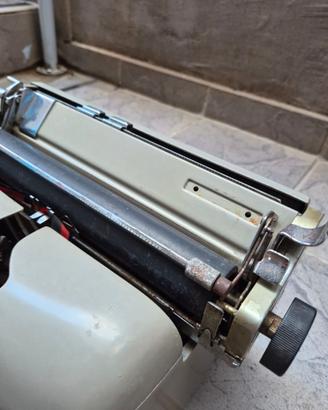 Macchina da scrivere Olivetti Lexikon 80 