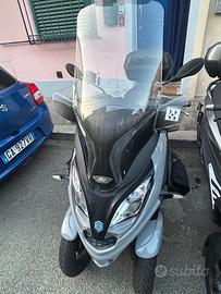PIAGGIO MP3. 300 hpe 203