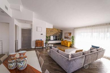Attico / Mansarda di 210 m² con 4 locali e box aut