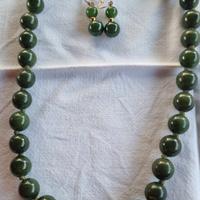 Parure collana e orecchini pendenti in giada