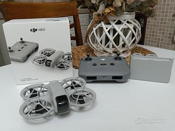 Drone DJI versione combo con RC e tre batterie 