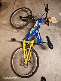Montain bike 26'' Biammortizzata "Crazy bike" 